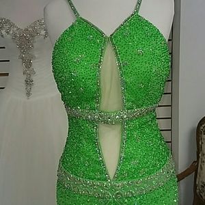 LIME GREEN color Anna Scott